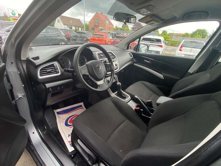 Suzuki S-Cross