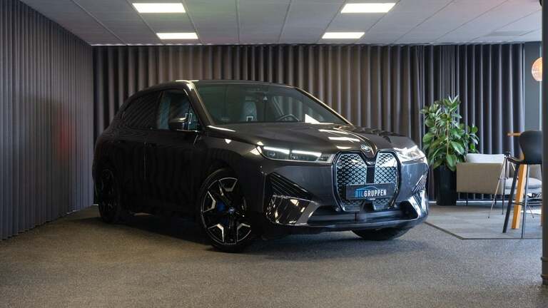 BMW iX