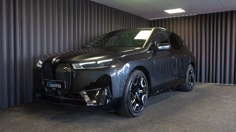 BMW iX