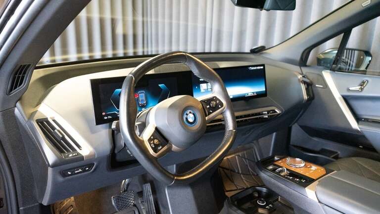 BMW iX