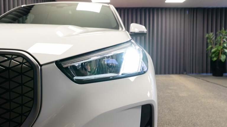 BMW iX1