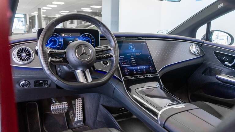 Mercedes EQE300