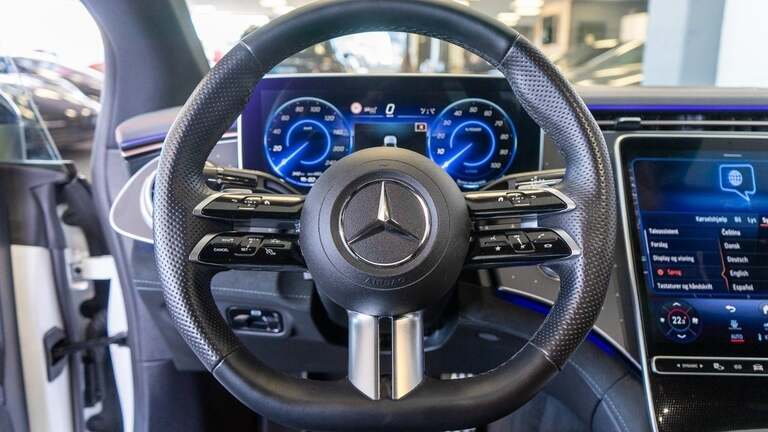 Mercedes EQE300