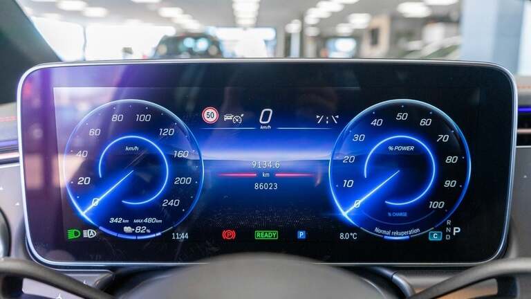 Mercedes EQE300