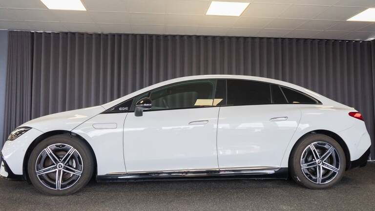 Mercedes EQE300