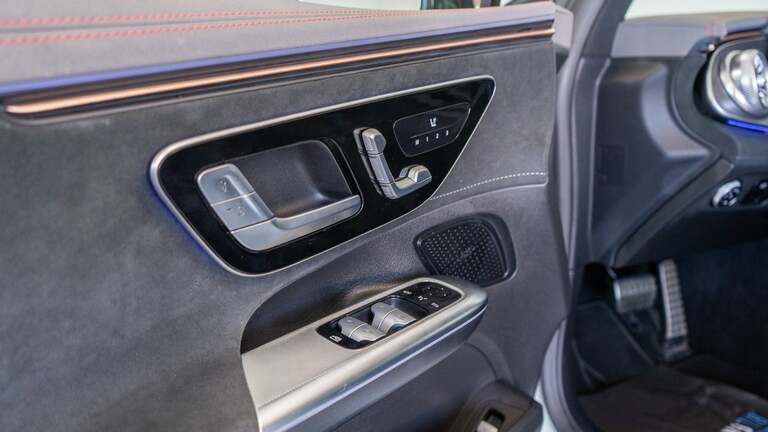 Mercedes EQE300