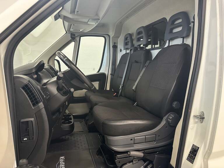 Peugeot Boxer 335