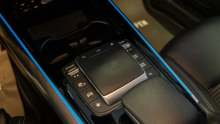 Mercedes EQA250