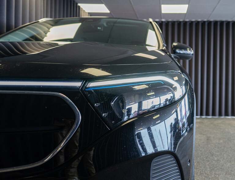 Mercedes EQA250