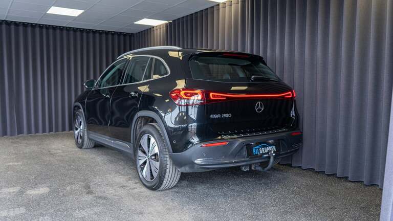 Mercedes EQA250