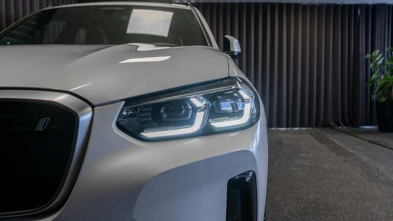 BMW iX3
