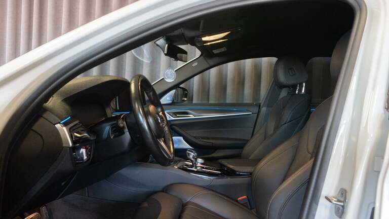 BMW 530e