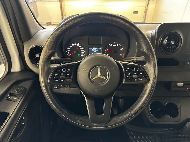Mercedes Sprinter 214