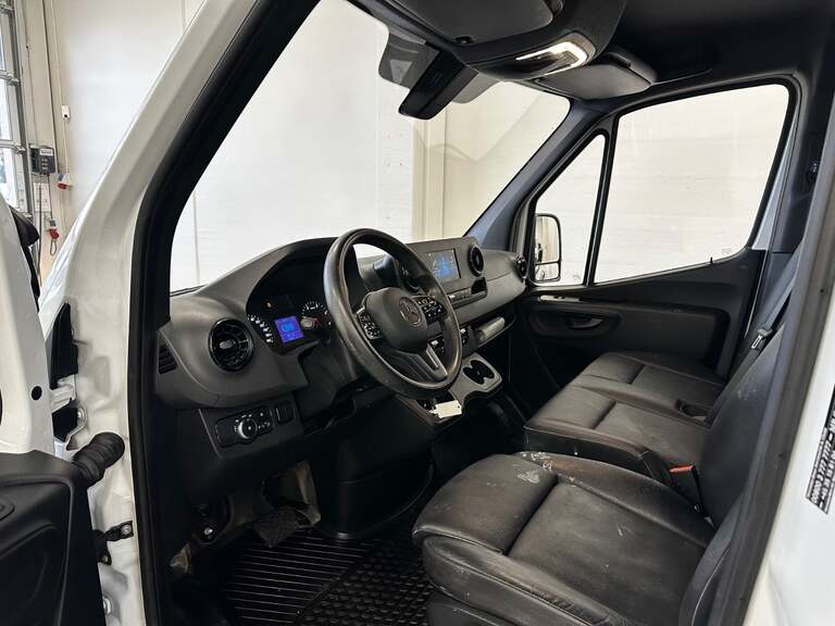 Mercedes Sprinter 214
