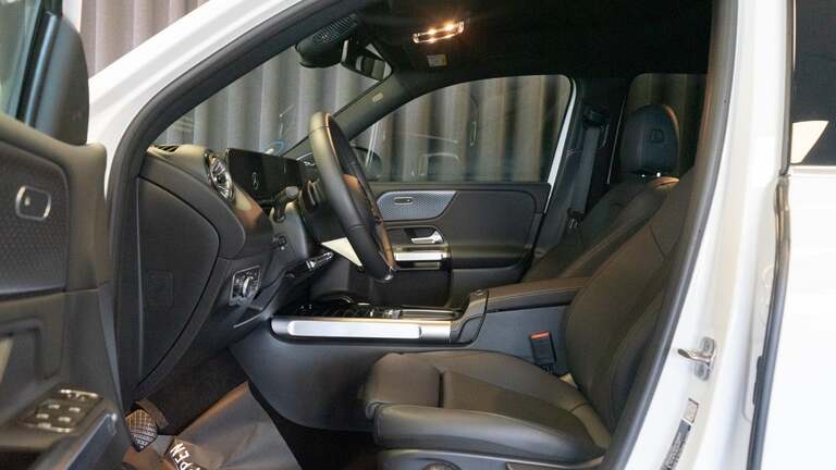 Mercedes EQB250+