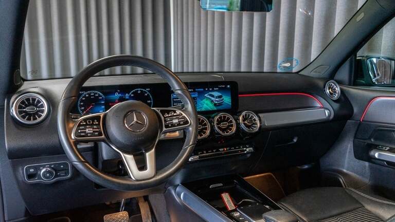 Mercedes EQB300
