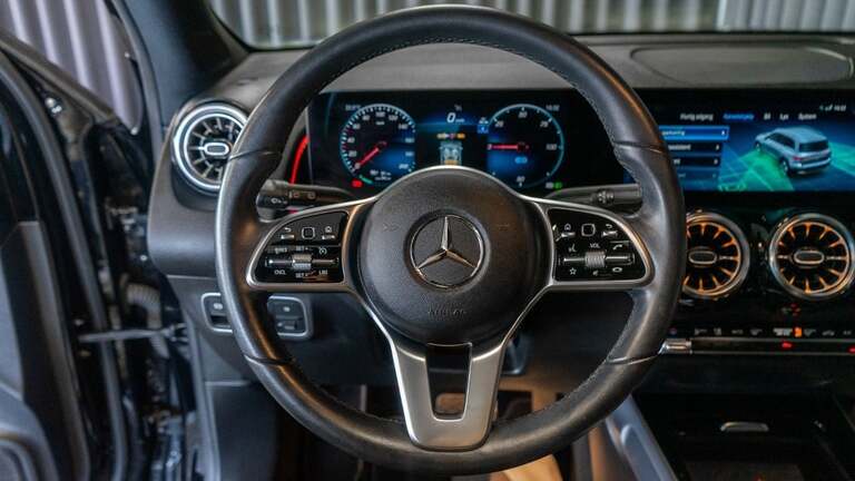 Mercedes EQB300