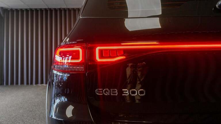 Mercedes EQB300