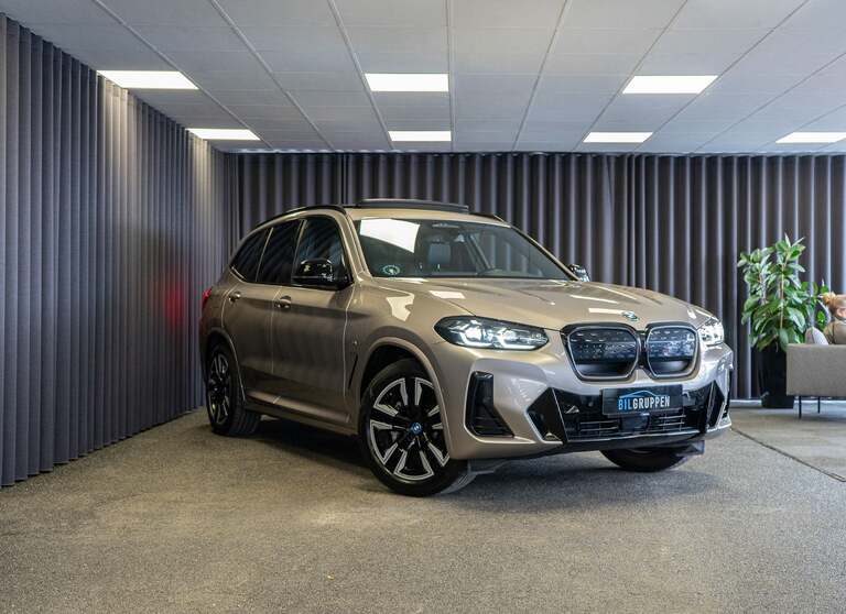 BMW iX3