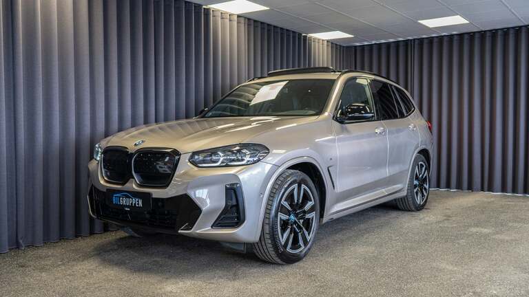 BMW iX3