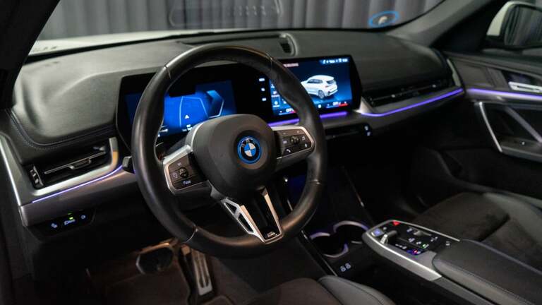 BMW iX1